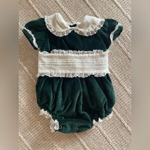 Like New Sal & Pimenta Green Velvet Baby Romper with Lace Trim Sz 6 Months
